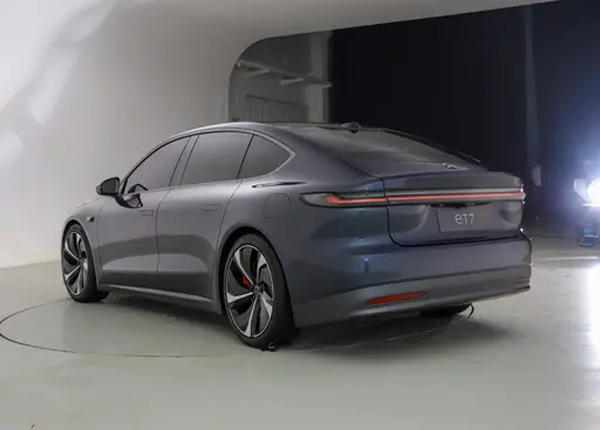 NIO ET7