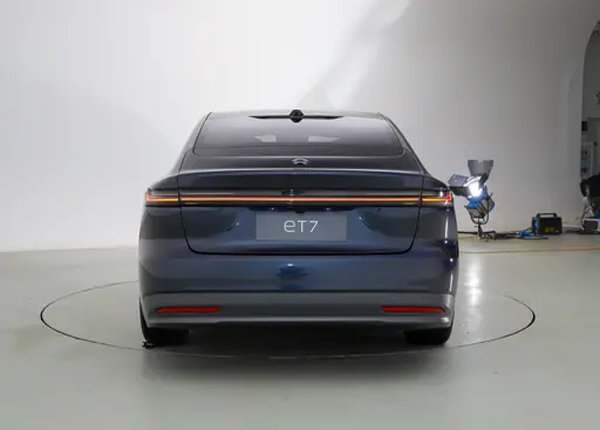 NIO ET7